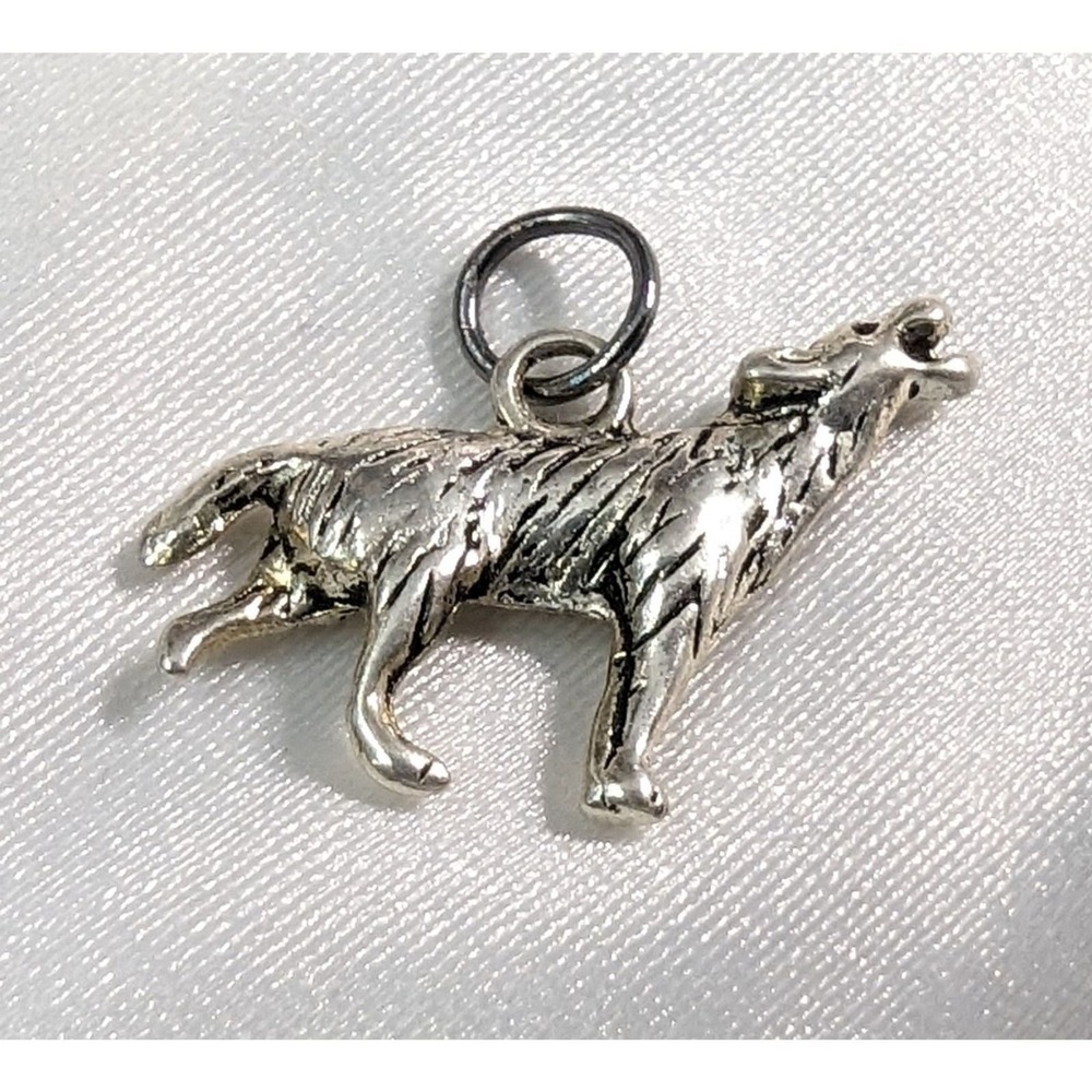 New Wolf Pendant Charm Silver Tone Howling at the Moon Vintage Handmade Wild Dog